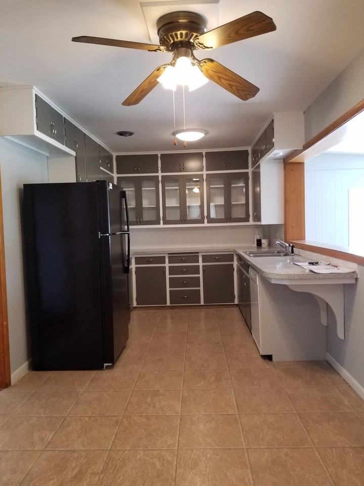 1217 Macarthur Rd - Photo 3 of 20