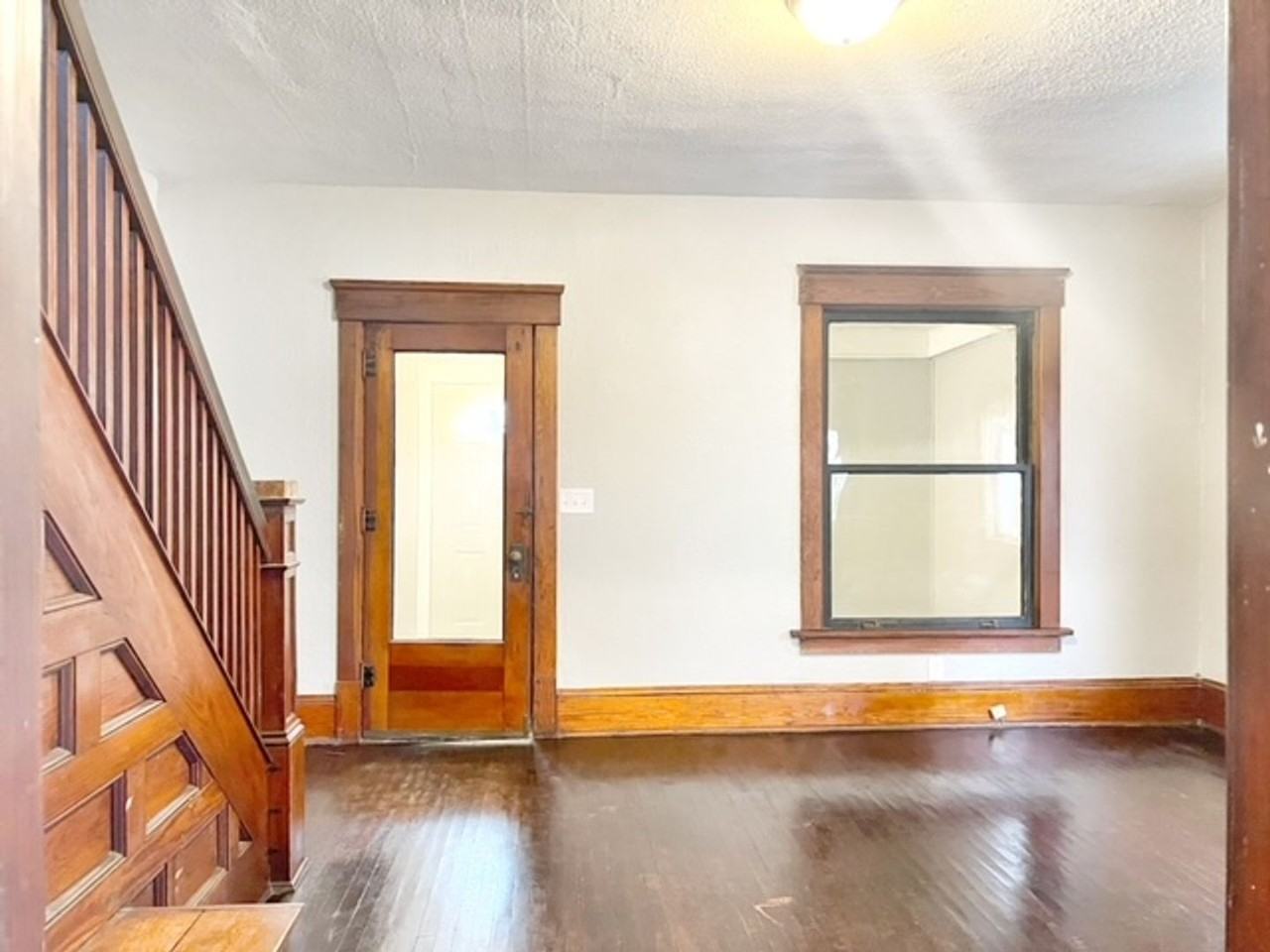 1019 Prospect Ave Sw - Photo 3 of 9