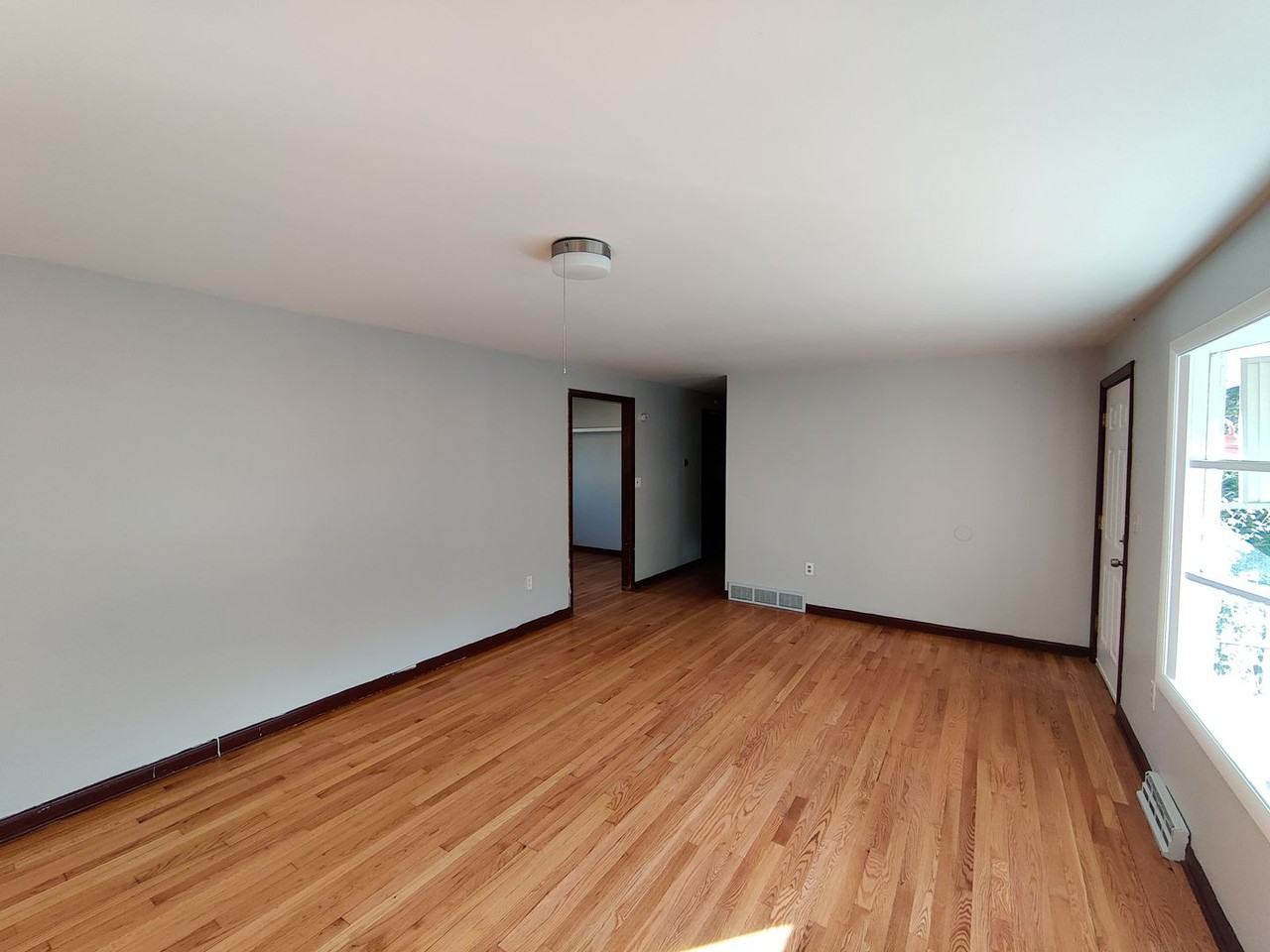 2057 Hartford Tpke - Photo 3 of 19