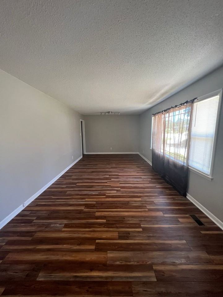 890 Bedrock Dr - Photo 2 of 17