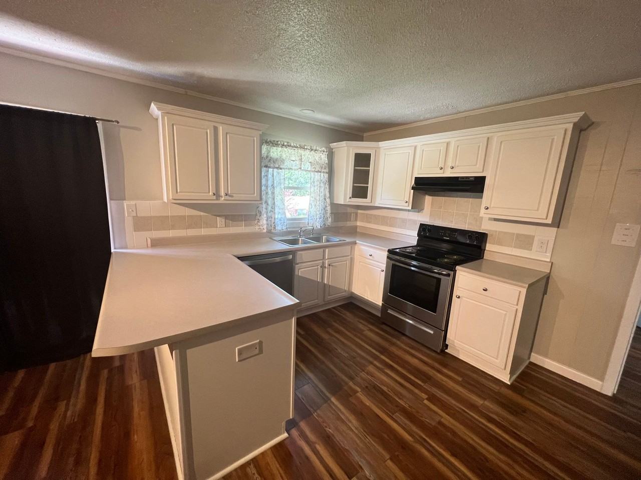 890 Bedrock Dr - Photo 4 of 17