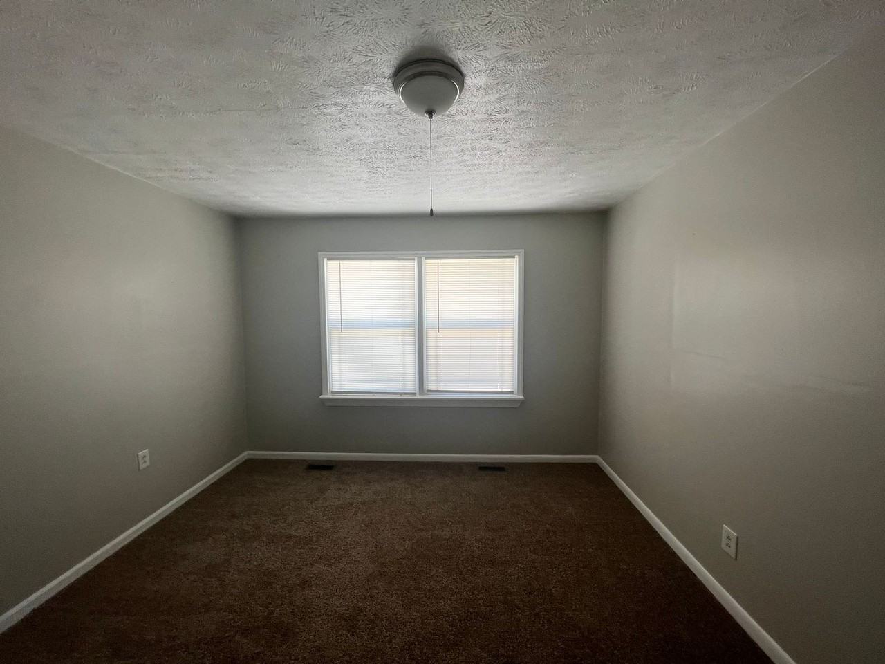 890 Bedrock Dr - Photo 5 of 17