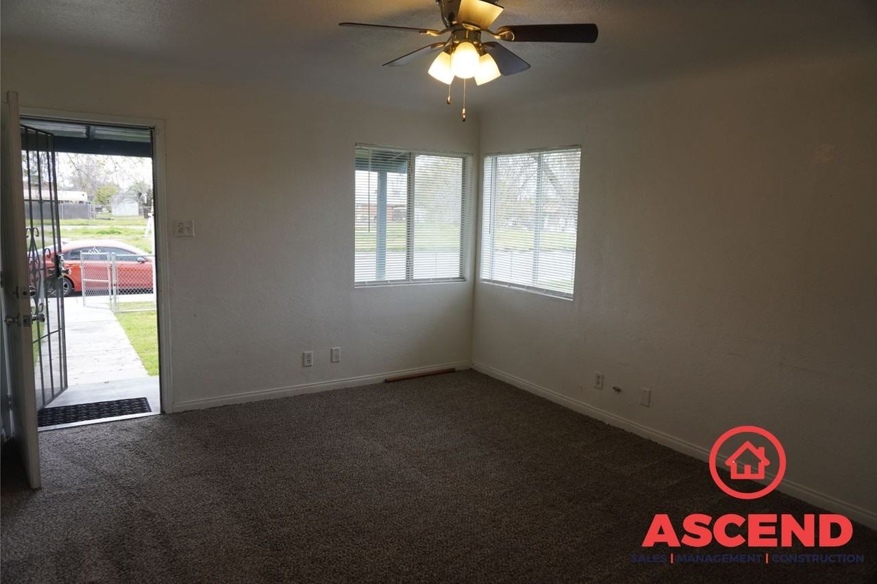 11 Northrup St - Photo 2 of 12