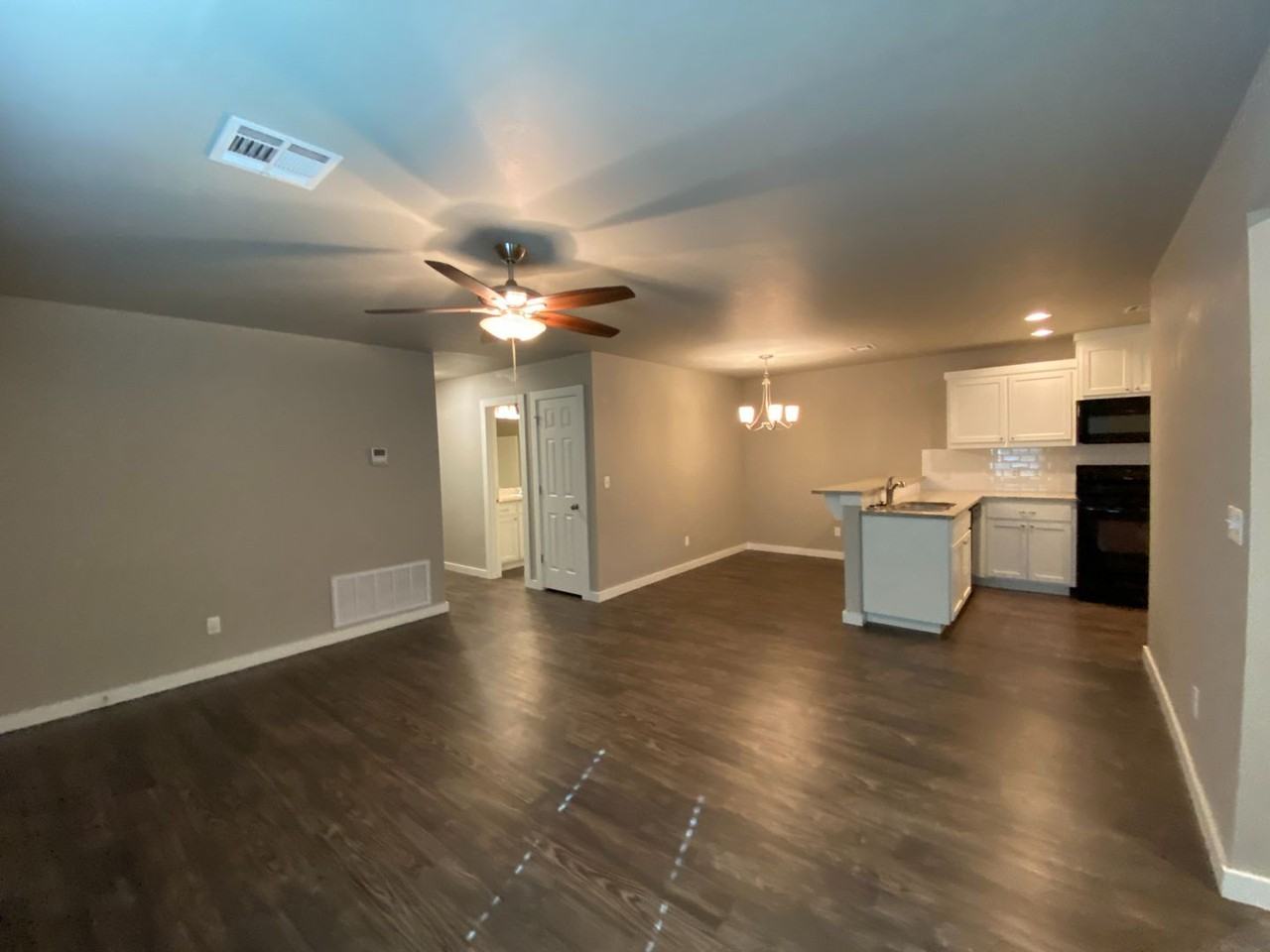 1503 Macalpine St - Photo 4 of 24