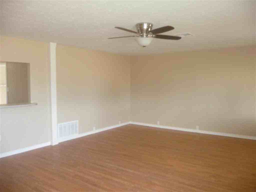 5334 Nw Liberty Ave - Photo 2 of 7