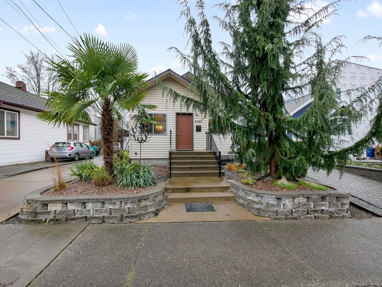 4131 25th Ave Sw - Photo 2 of 16
