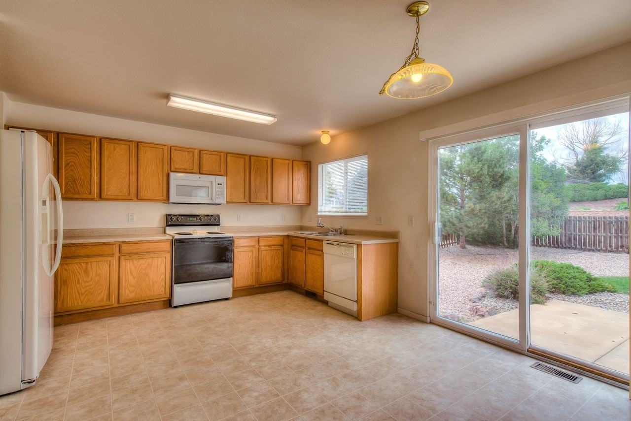 2220 Blizzard Valley Trl - Photo 2 of 34