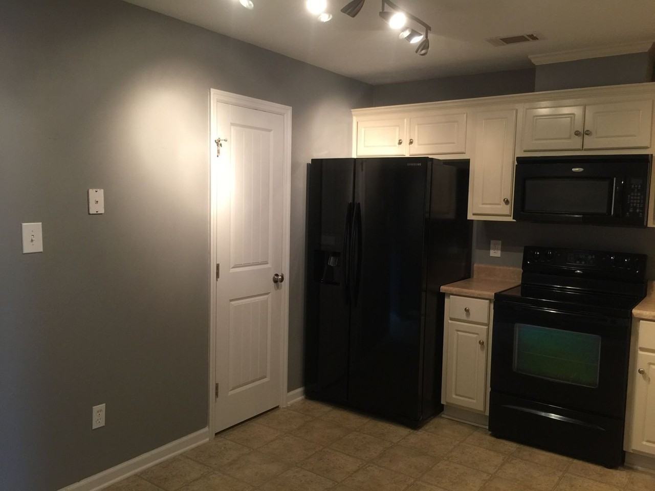 725 Whispering Willow Way - Photo 5 of 17