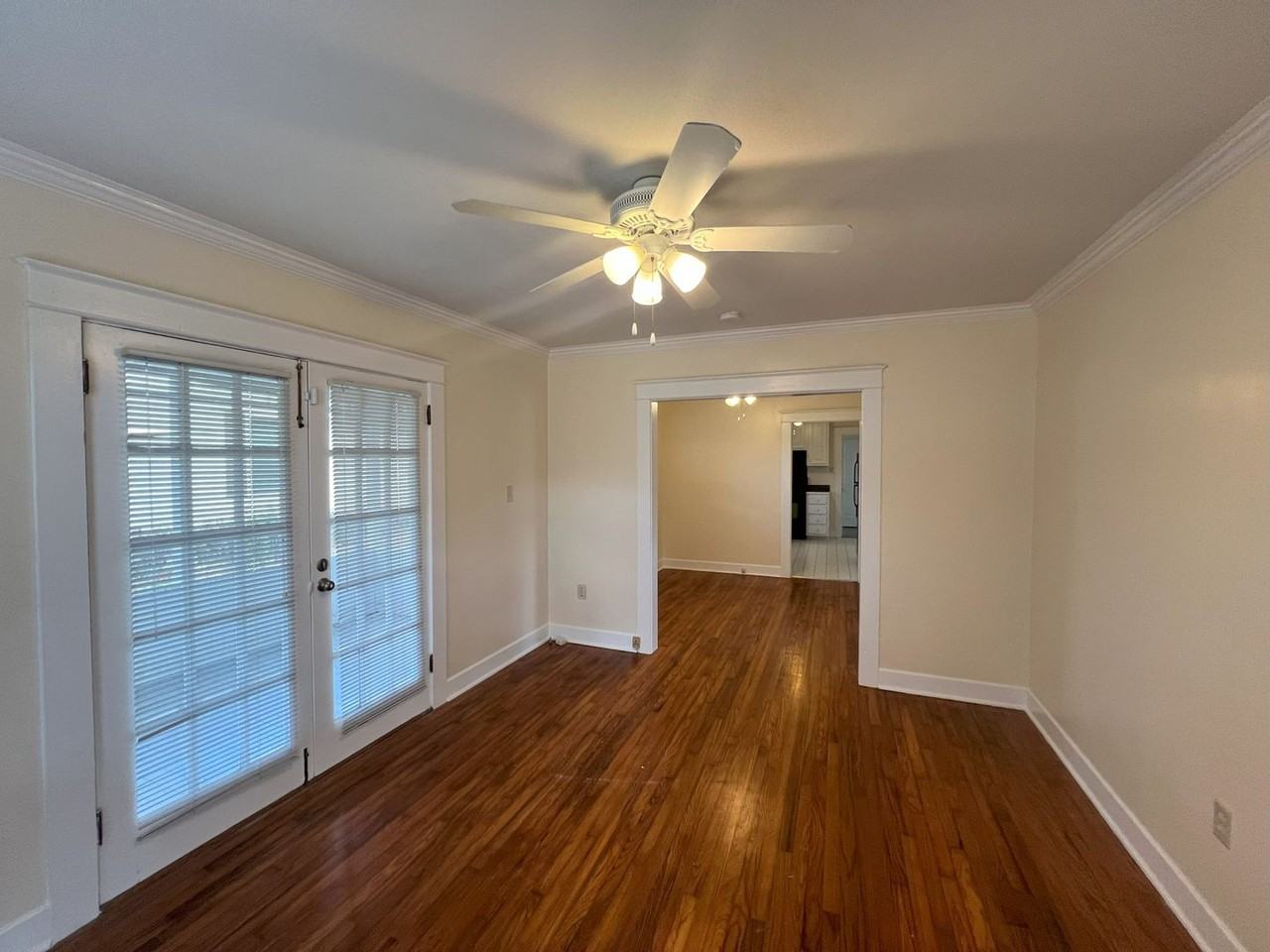 843 Ingleside Dr - Photo 3 of 16