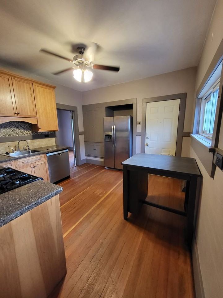 1217 N El Paso St - Photo 3 of 11