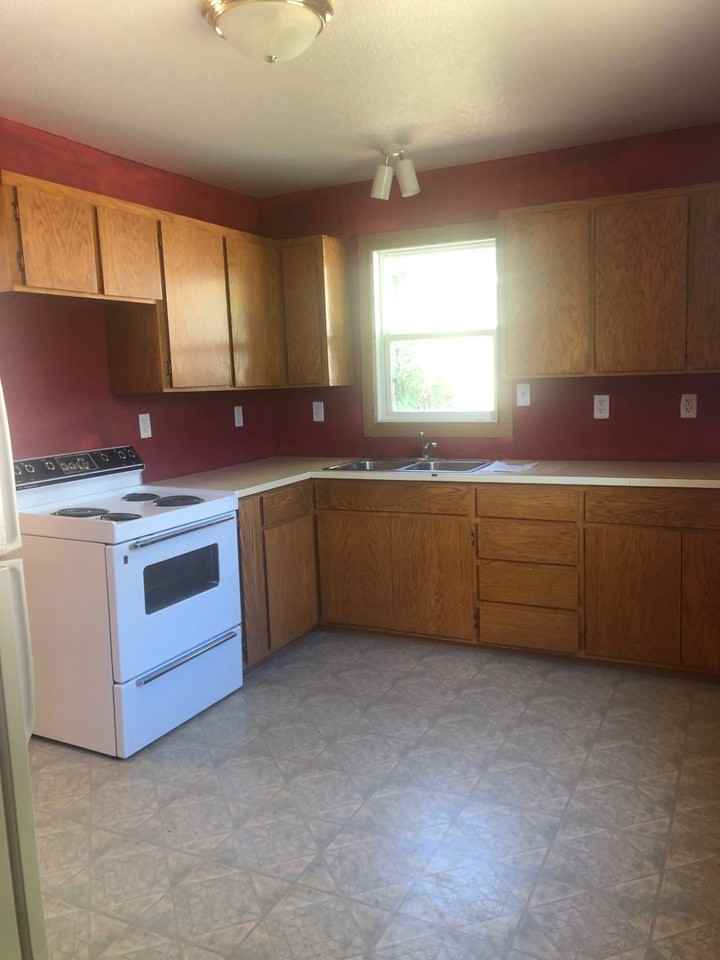 312 3rd St Nw - Photo 2 of 7