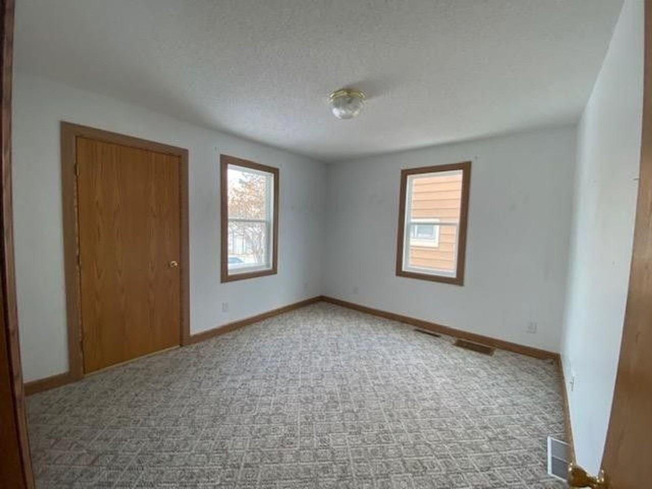 312 3rd St Nw - Photo 4 of 7