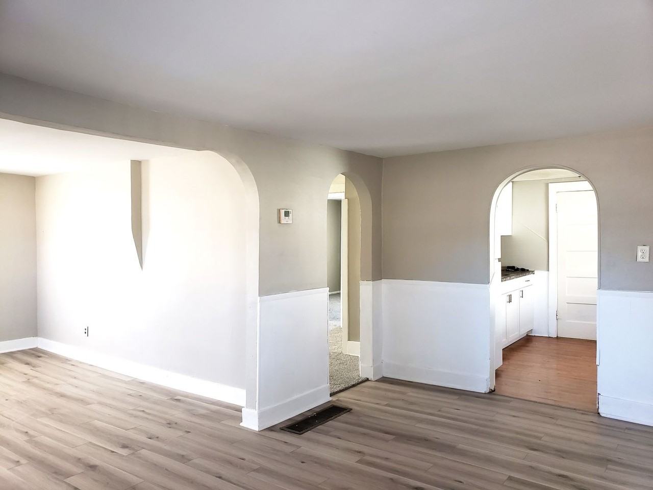 421 Old Main St - Photo 3 of 12