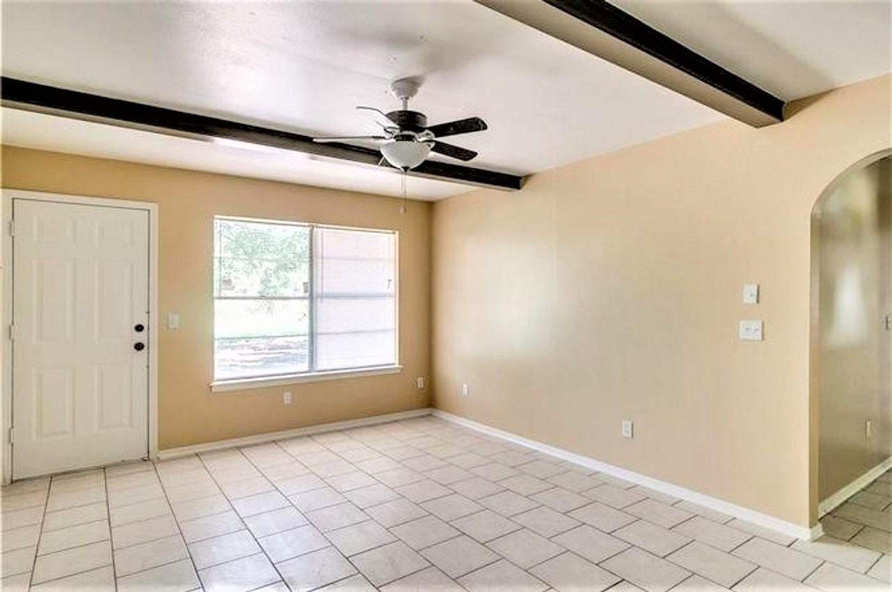 809 Meadowgreen Dr - Photo 2 of 17