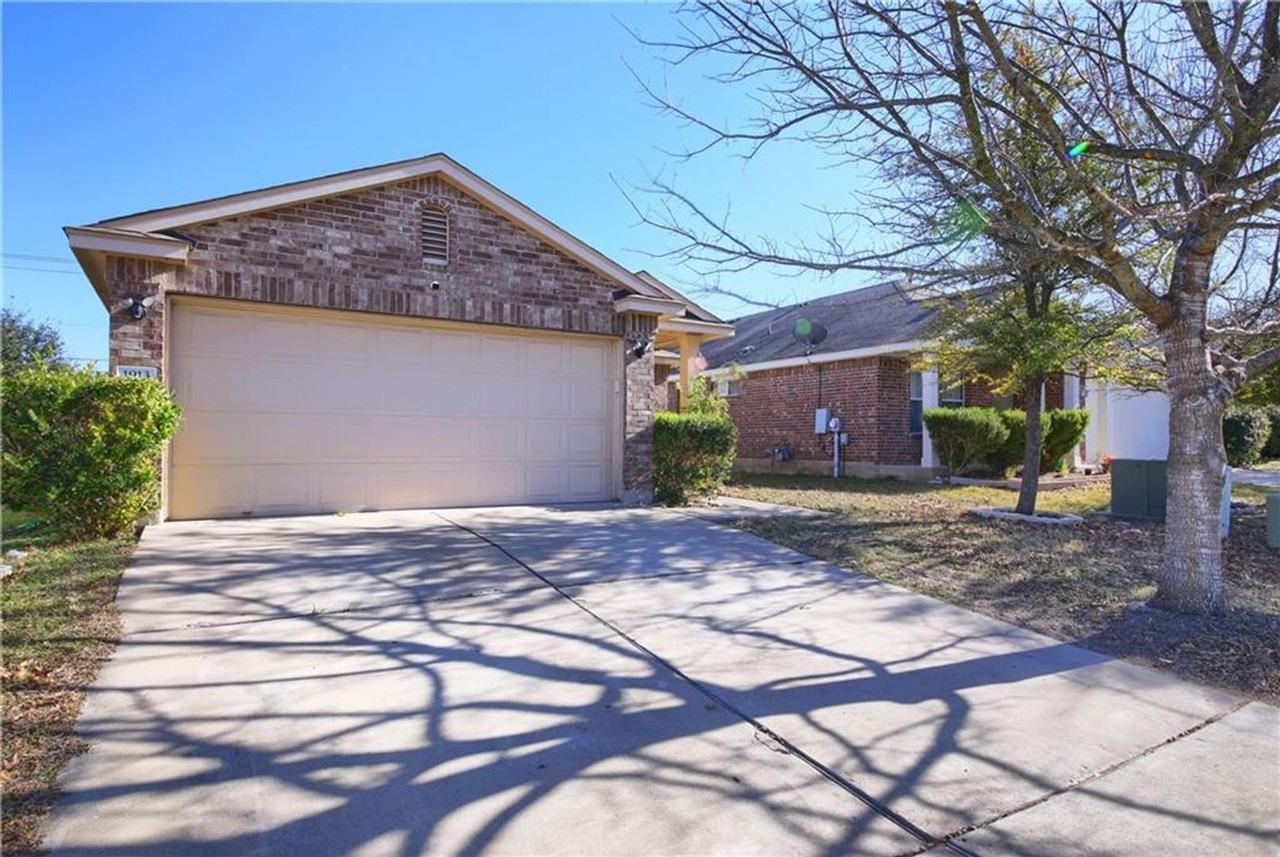 1913 Golden Sunrise Ln - Photo 2 of 19