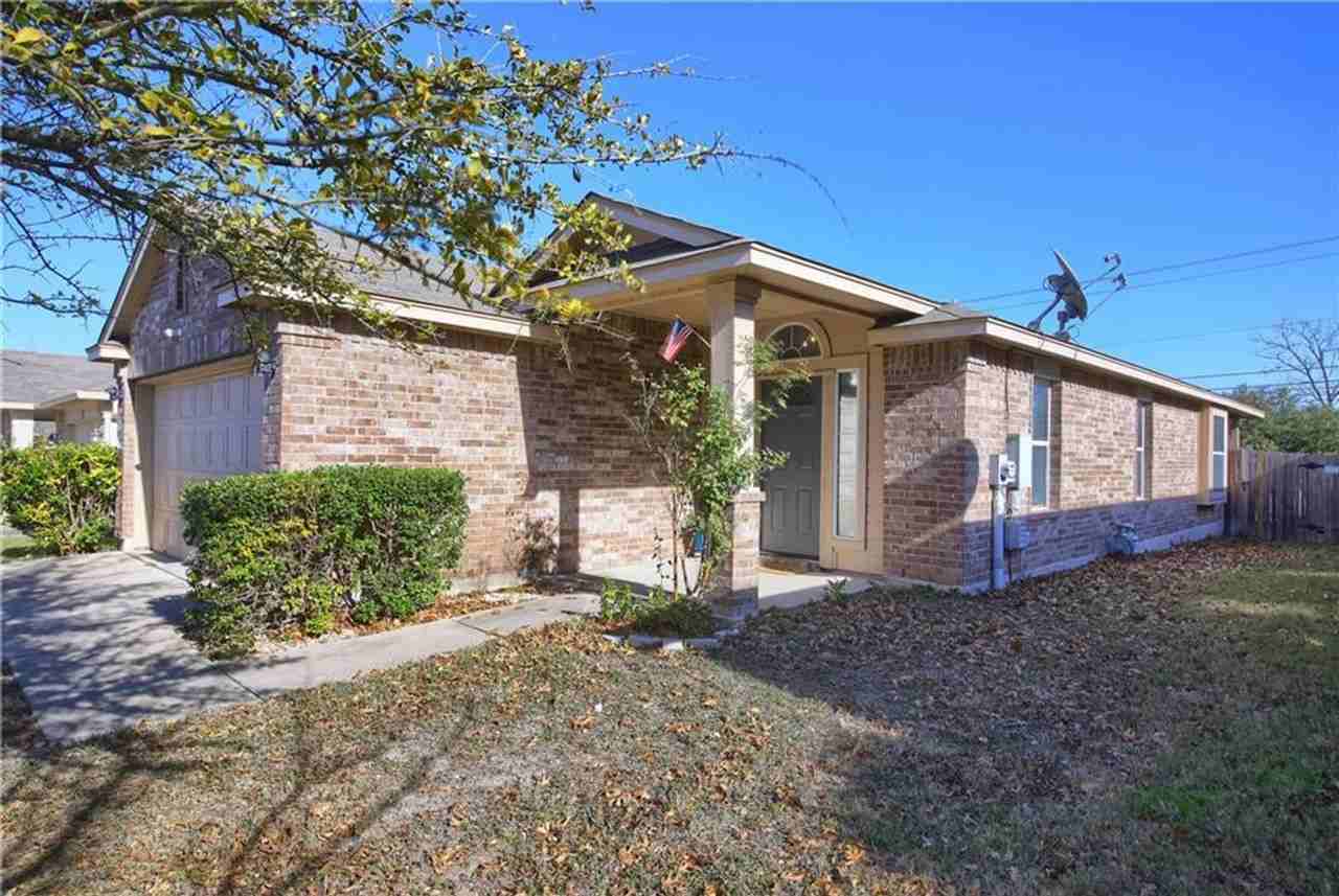 1913 Golden Sunrise Ln - Photo 4 of 19