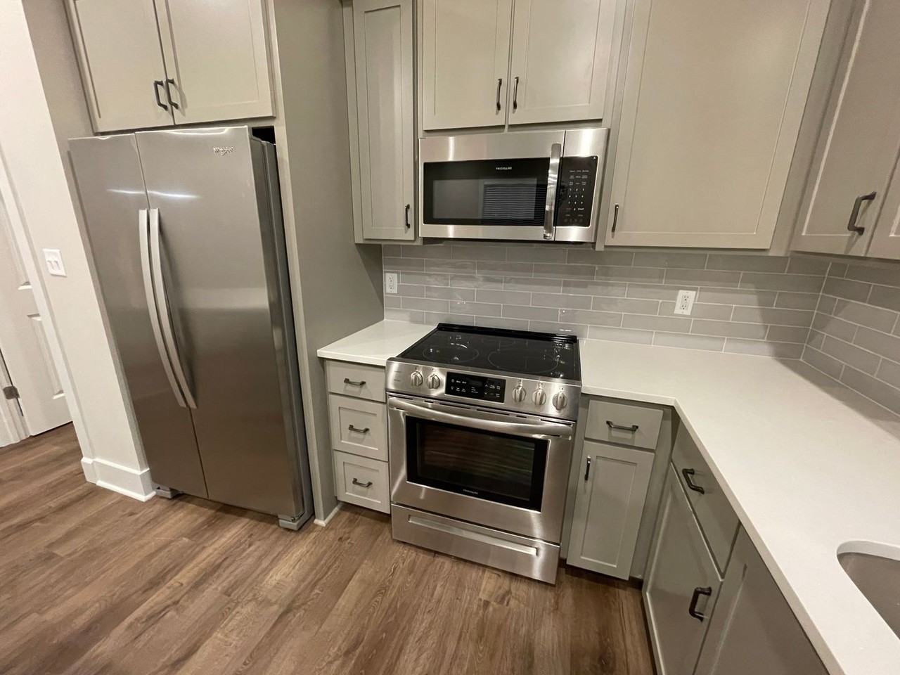 1404 Pleasant Dr - Photo 6 of 23