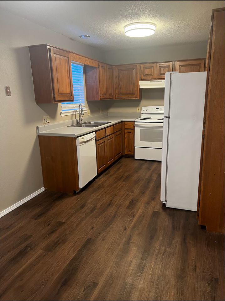 Kantz Duplexes - Photo 7 of 26