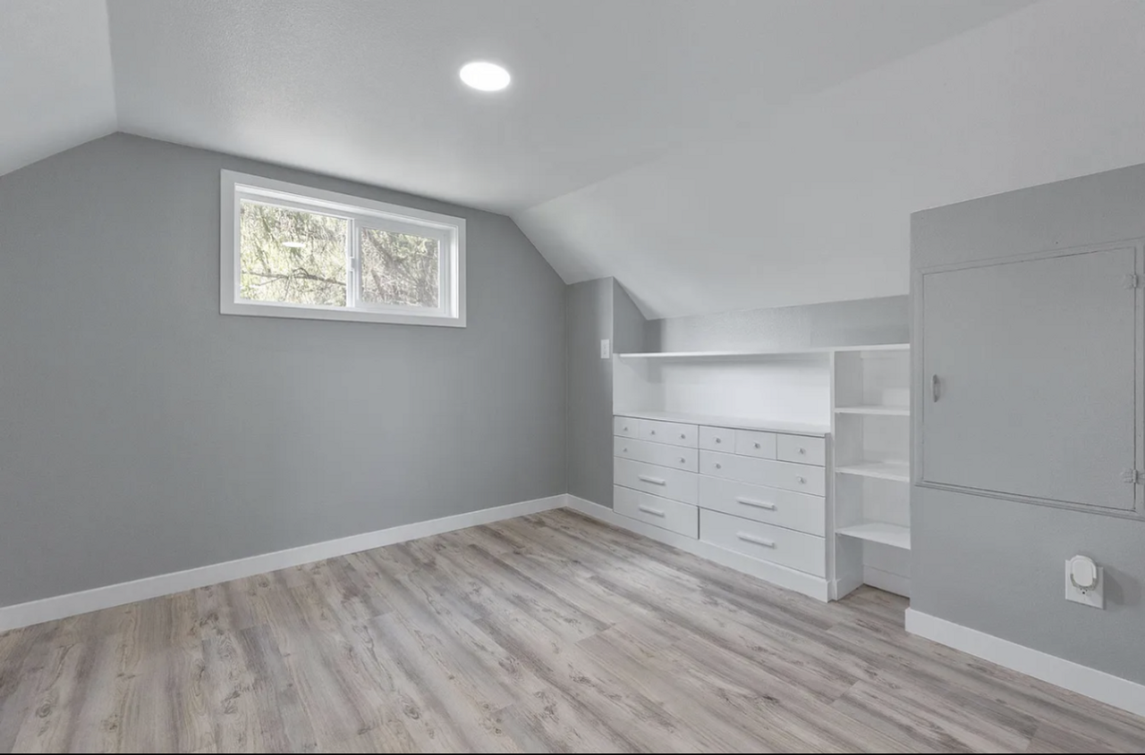 1031 Birch Ave - Photo 7 of 15