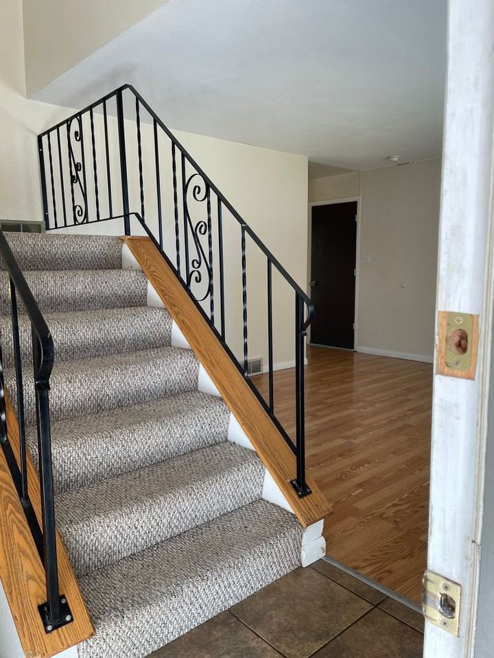 2512 Timber Ct - Photo 3 of 50