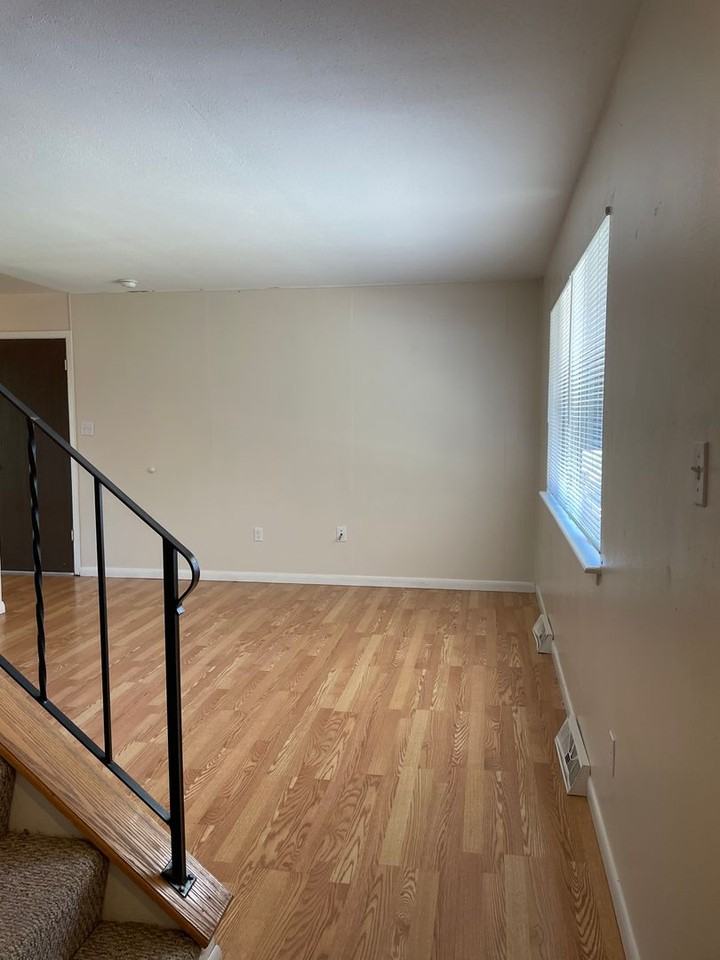 2512 Timber Ct - Photo 4 of 50