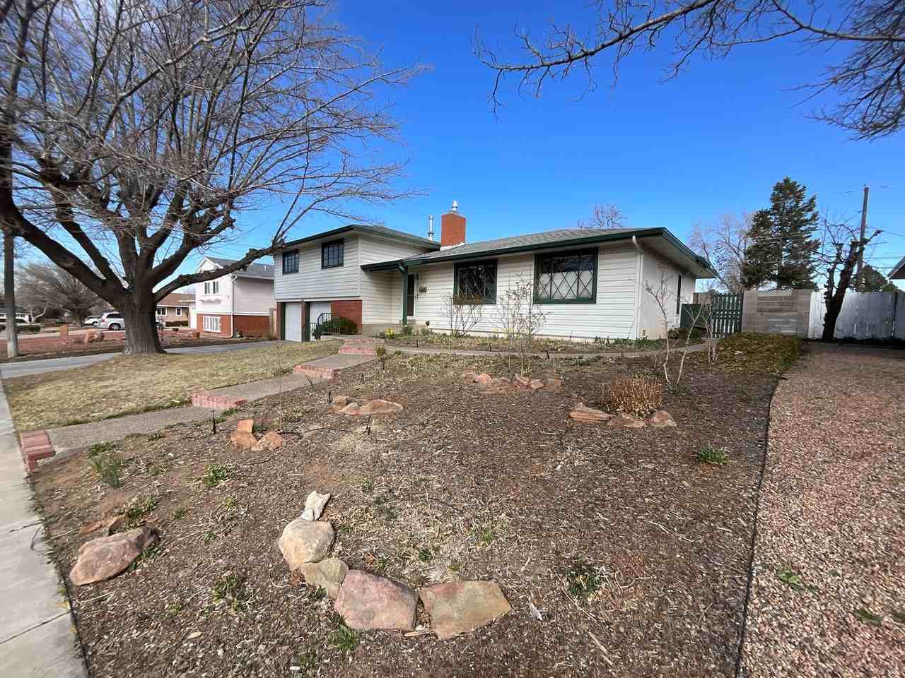 7121 Edwina Ave Ne - Photo 3 of 44