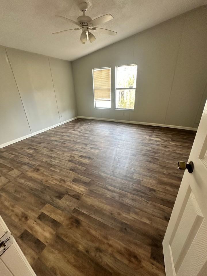 2834 Lakeview Rd - Photo 3 of 12