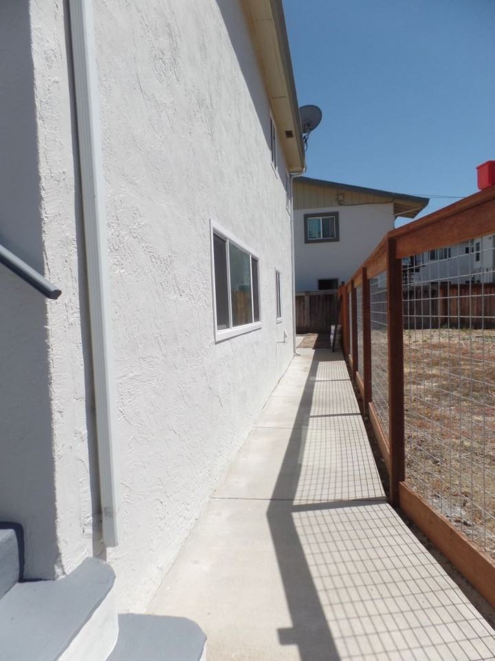 513 4th St - Photo 2 of 7