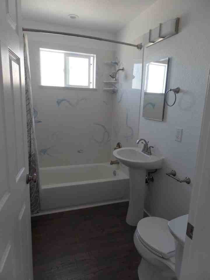 513 4th St - Photo 4 of 7