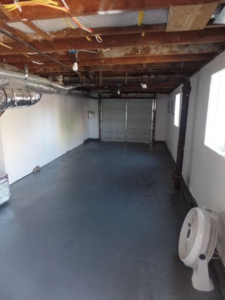 513 4th St - Photo 5 of 7