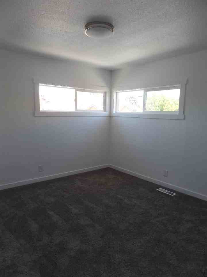 513 4th St - Photo 6 of 7