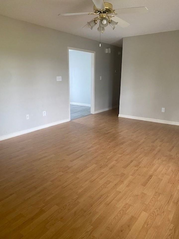 105 Labonte Dr - Photo 5 of 20