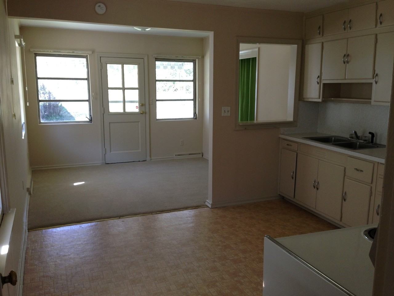 1102 Neal St - Photo 4 of 6