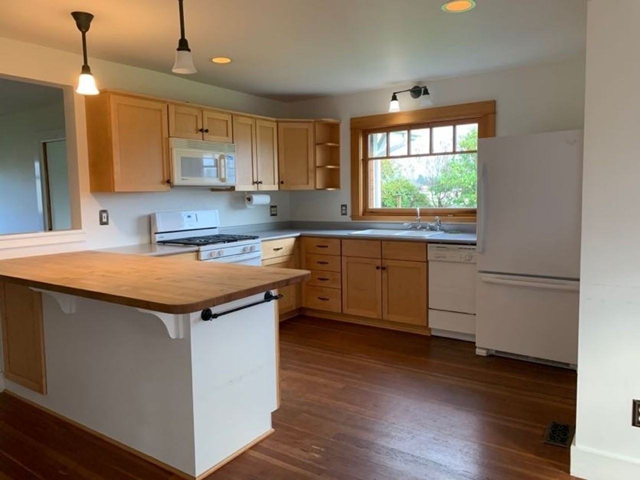 16750 Dunbar Rd - Photo 2 of 18