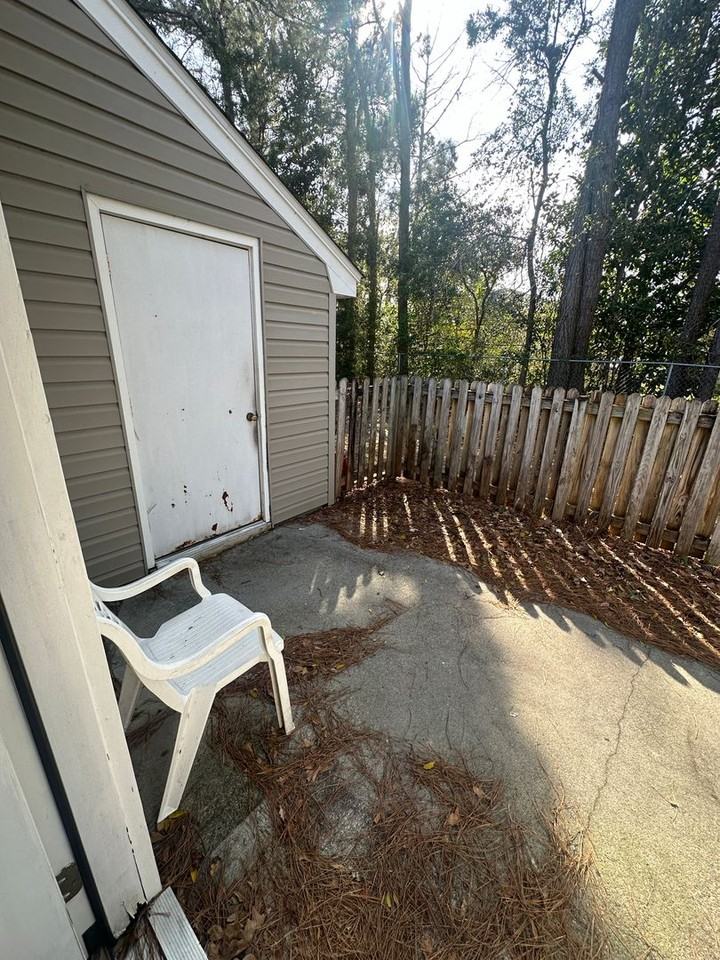 124A Lullwater Dr - Photo 3 of 14