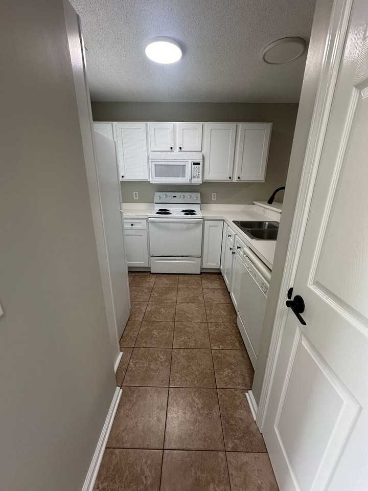 4633 Mcclelland Dr - Photo 4 of 14