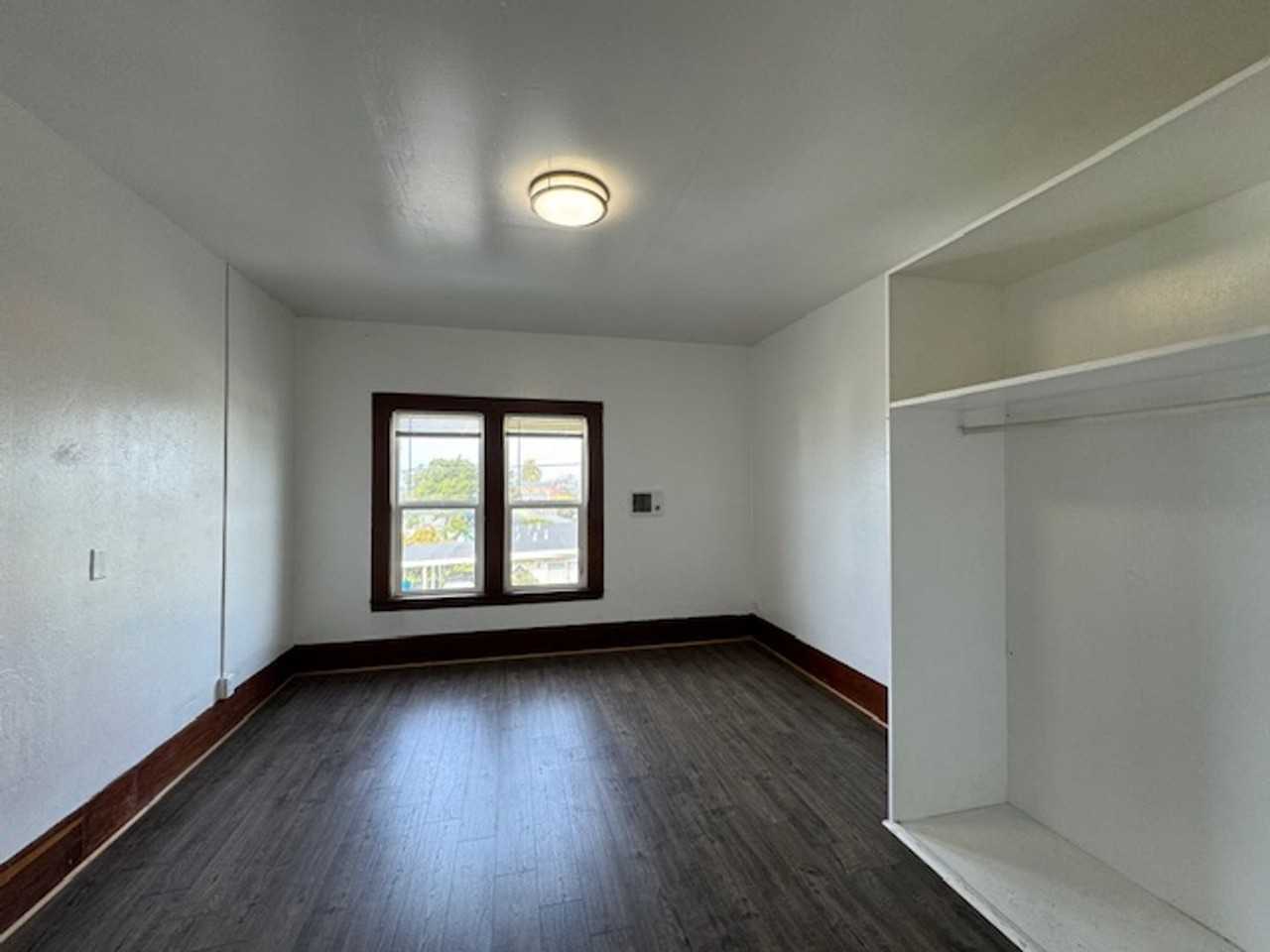 111 West Hawthorne Street - Photo 5 of 16