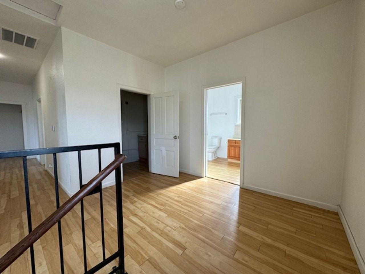 111 West Hawthorne Street - Photo 7 of 16