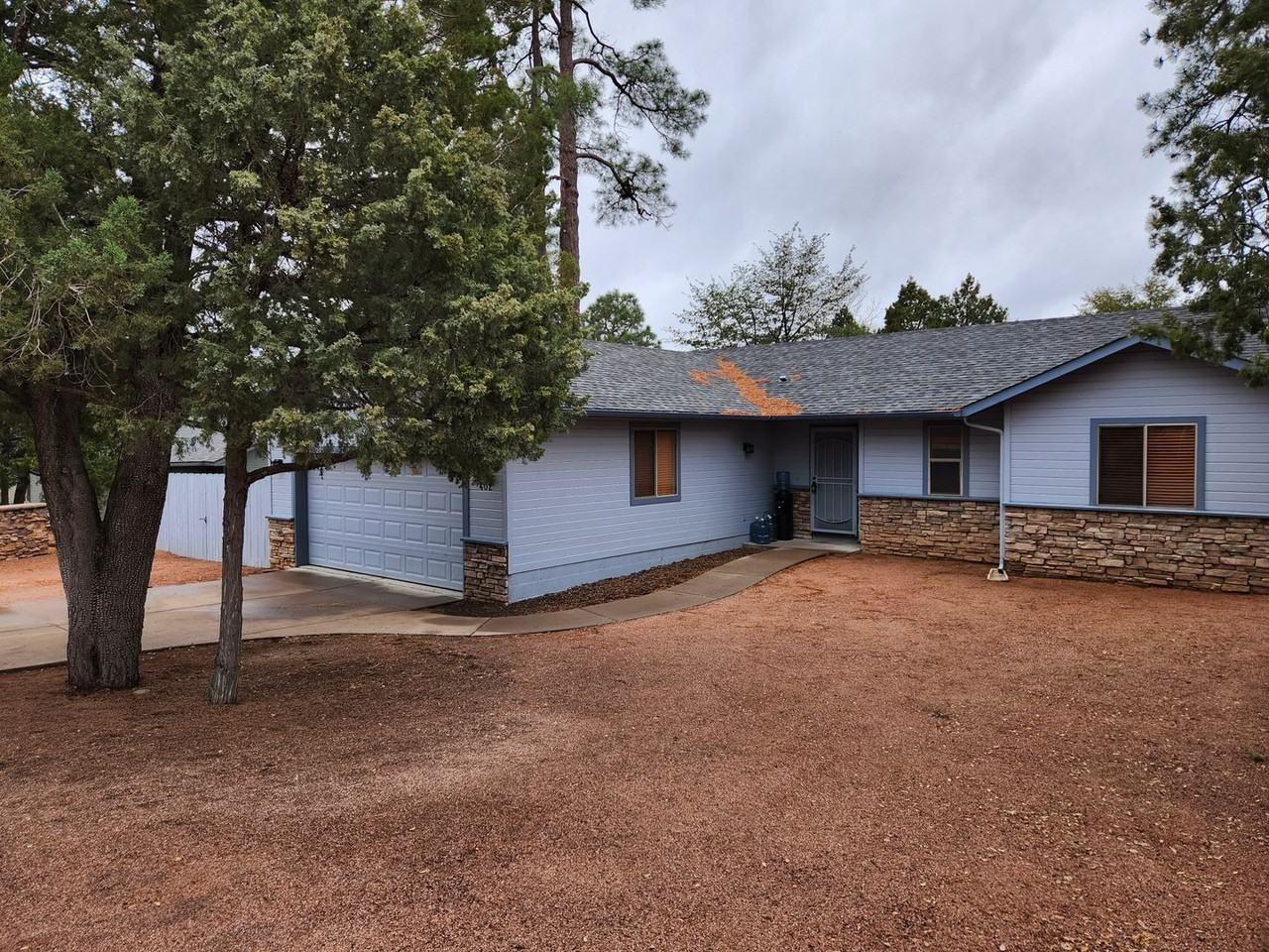 402 N Pioneer Trl - Photo 2 of 21