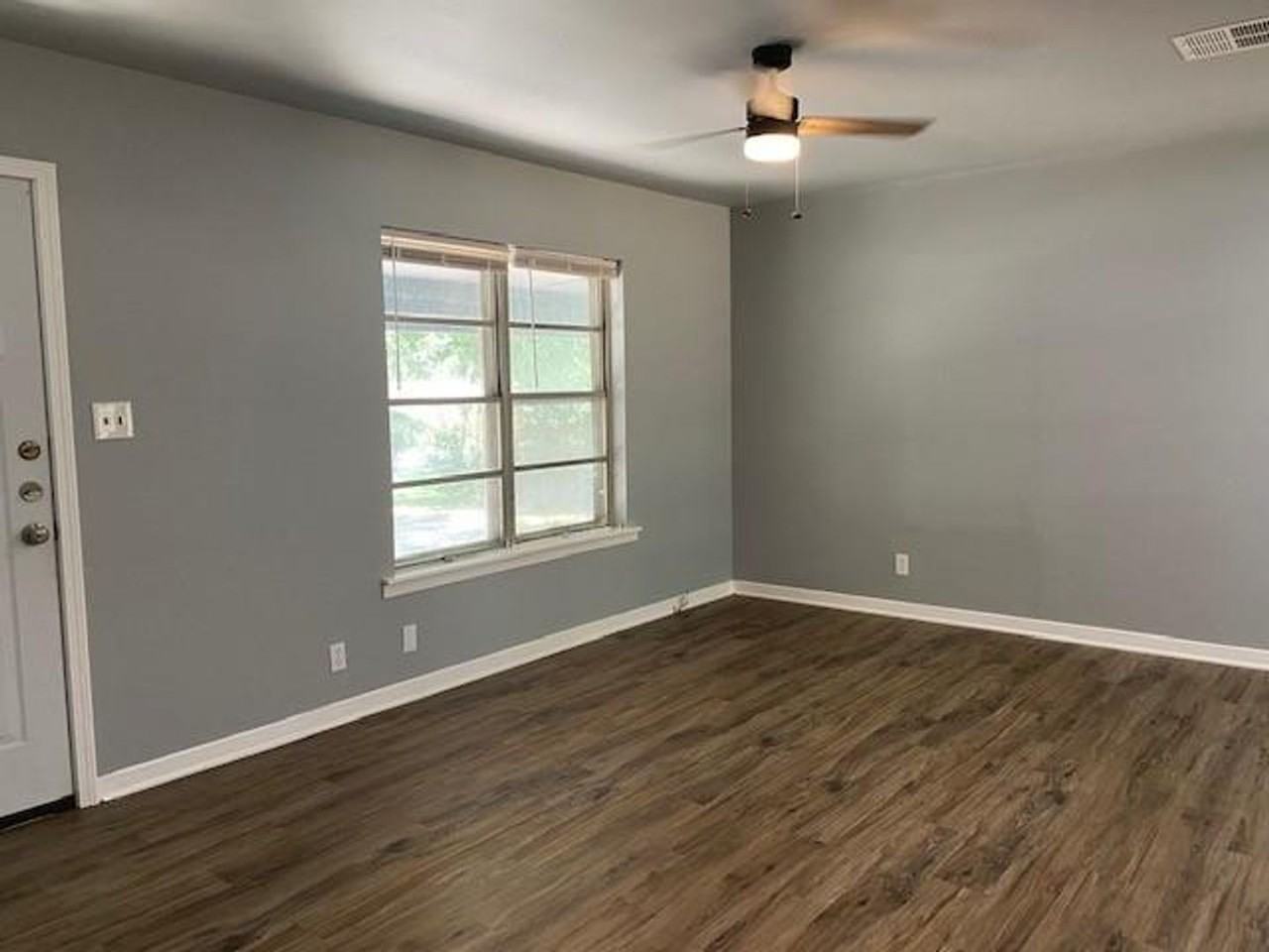 6903 Circle S Rd - Photo 2 of 16