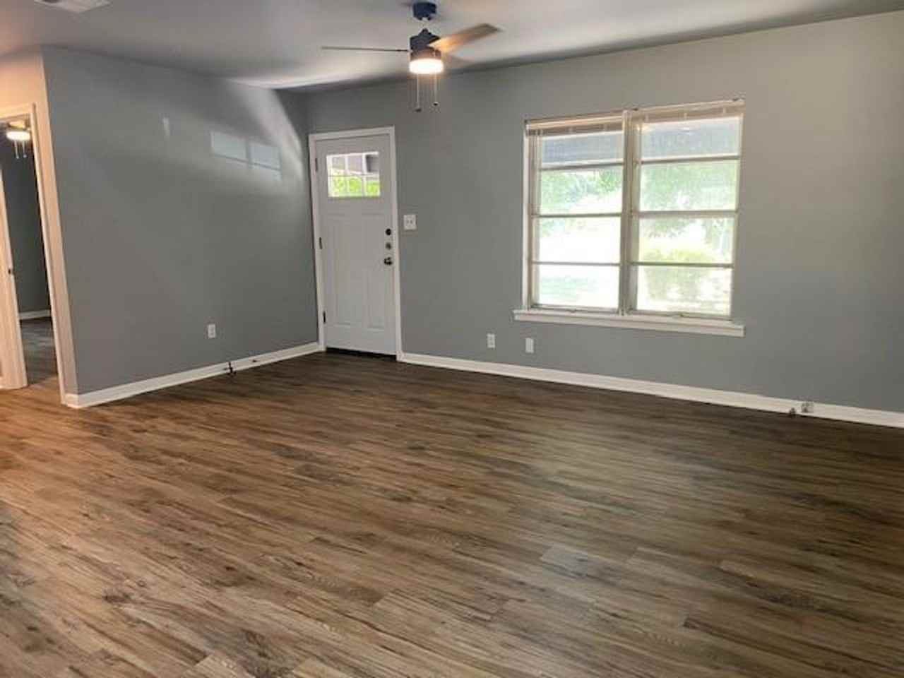 6903 Circle S Rd - Photo 3 of 16