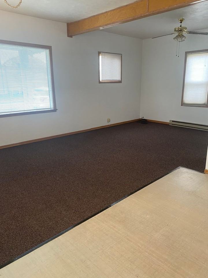 6423 N Atlantic St - Photo 3 of 5