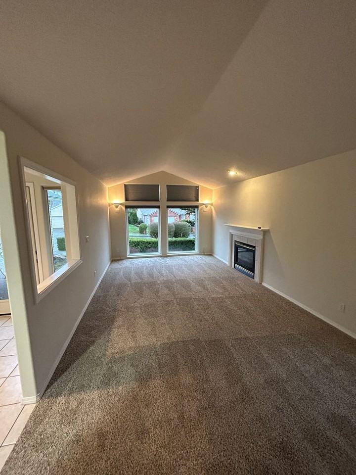 3101 N Clearbrook Ct - Photo 2 of 19