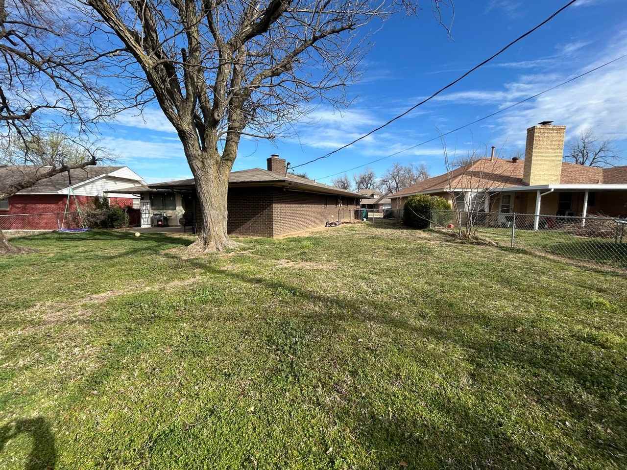 4216 Nw 55th St - Photo 3 of 3