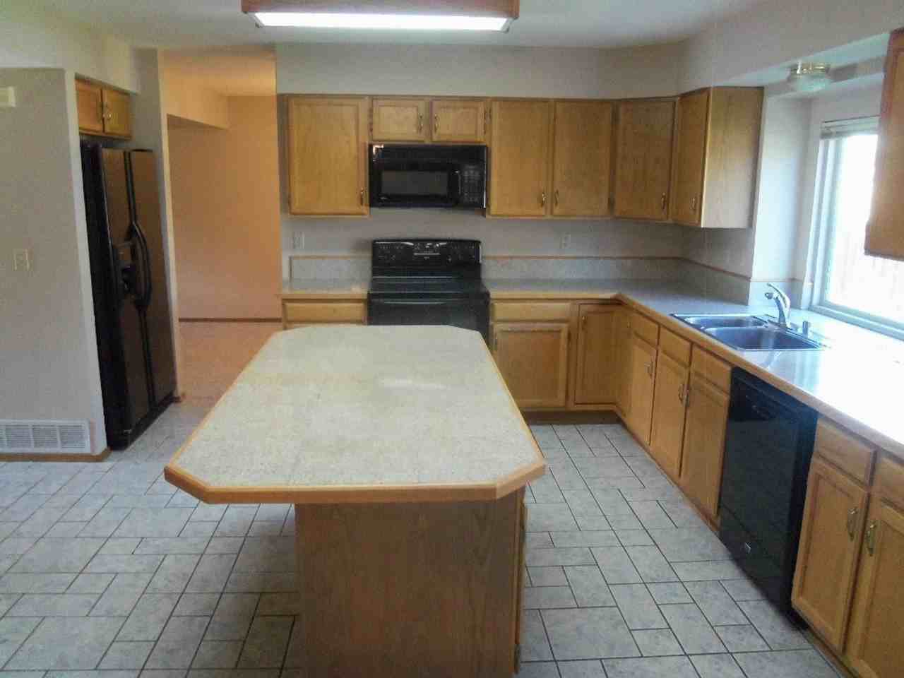 8165 Lythrum Dr - Photo 4 of 23