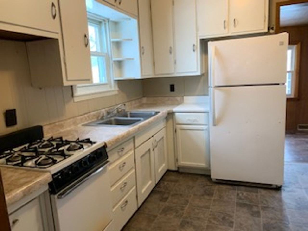 641 Wyoming St - Photo 3 of 7