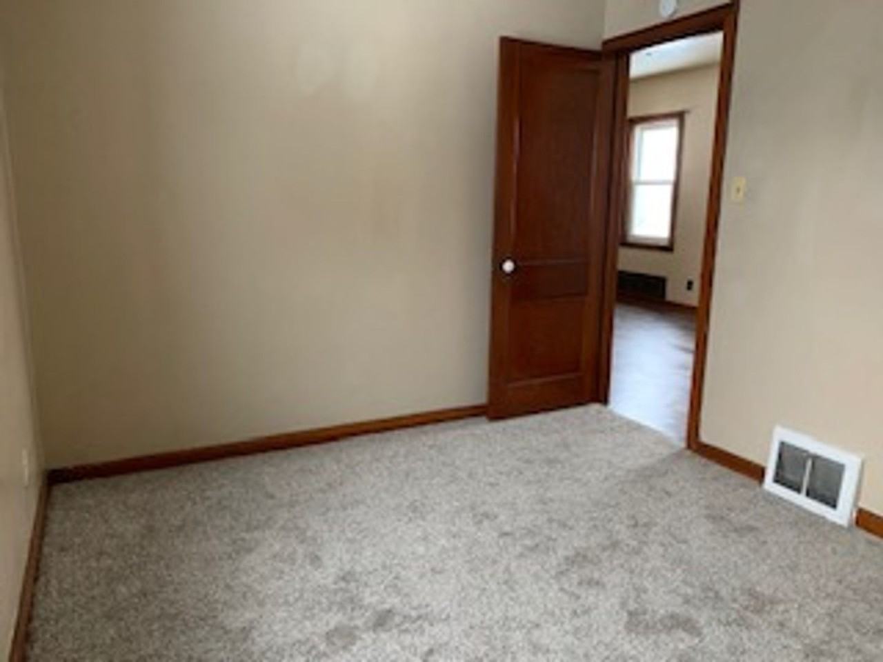 641 Wyoming St - Photo 6 of 7