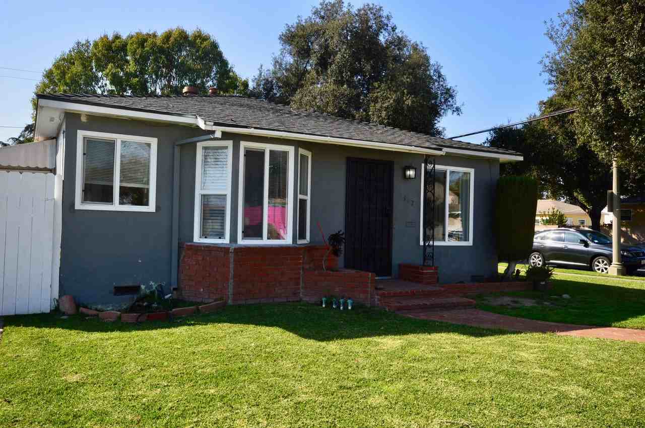 1302 S Sycamore St - Photo 2 of 17