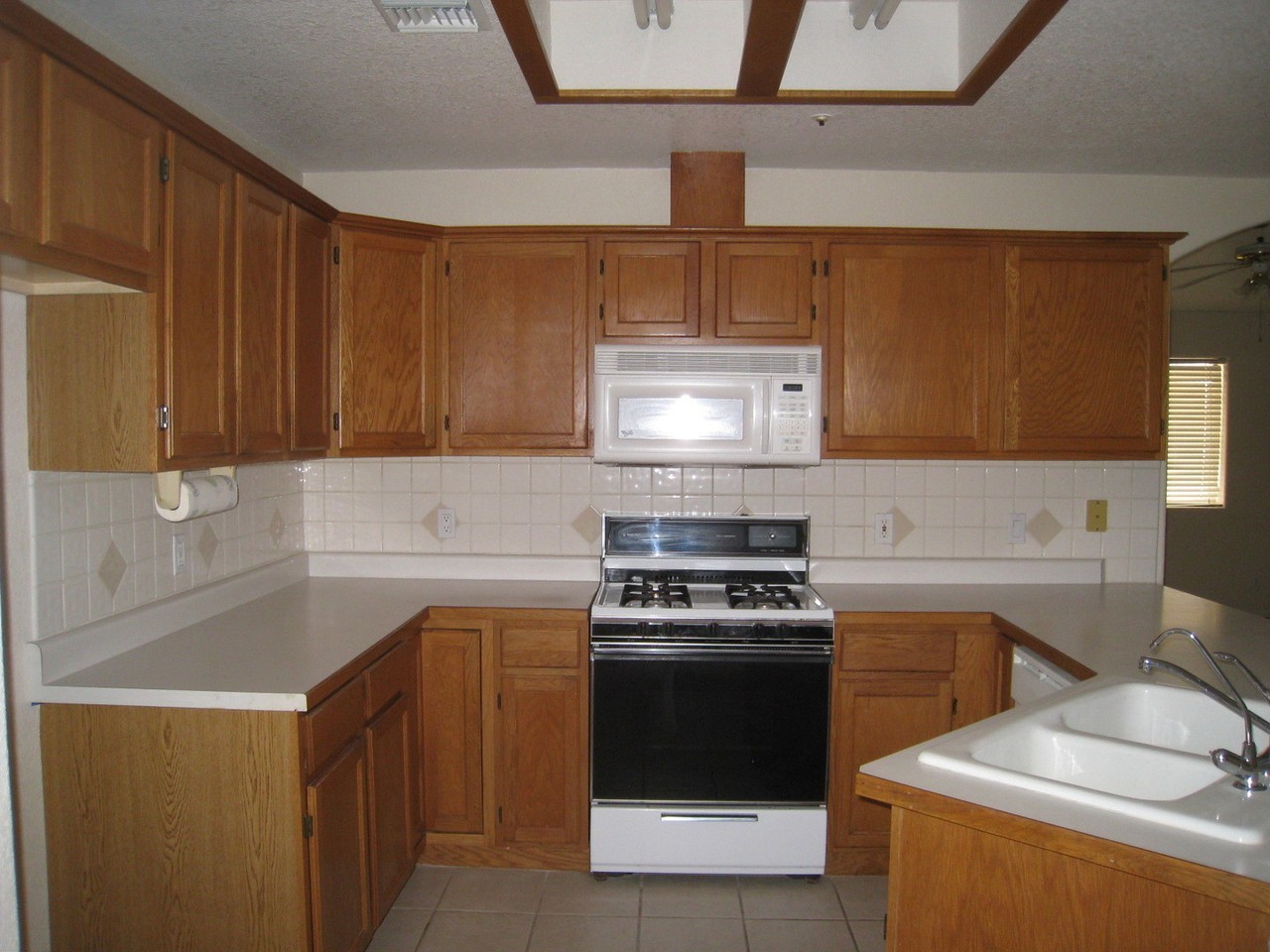 3100 Sombrero Dr - Photo 5 of 13