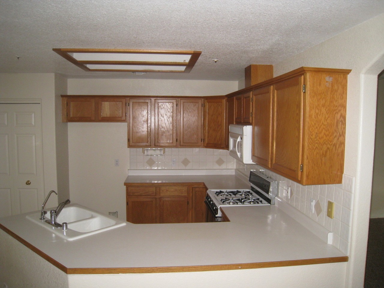 3100 Sombrero Dr - Photo 6 of 13